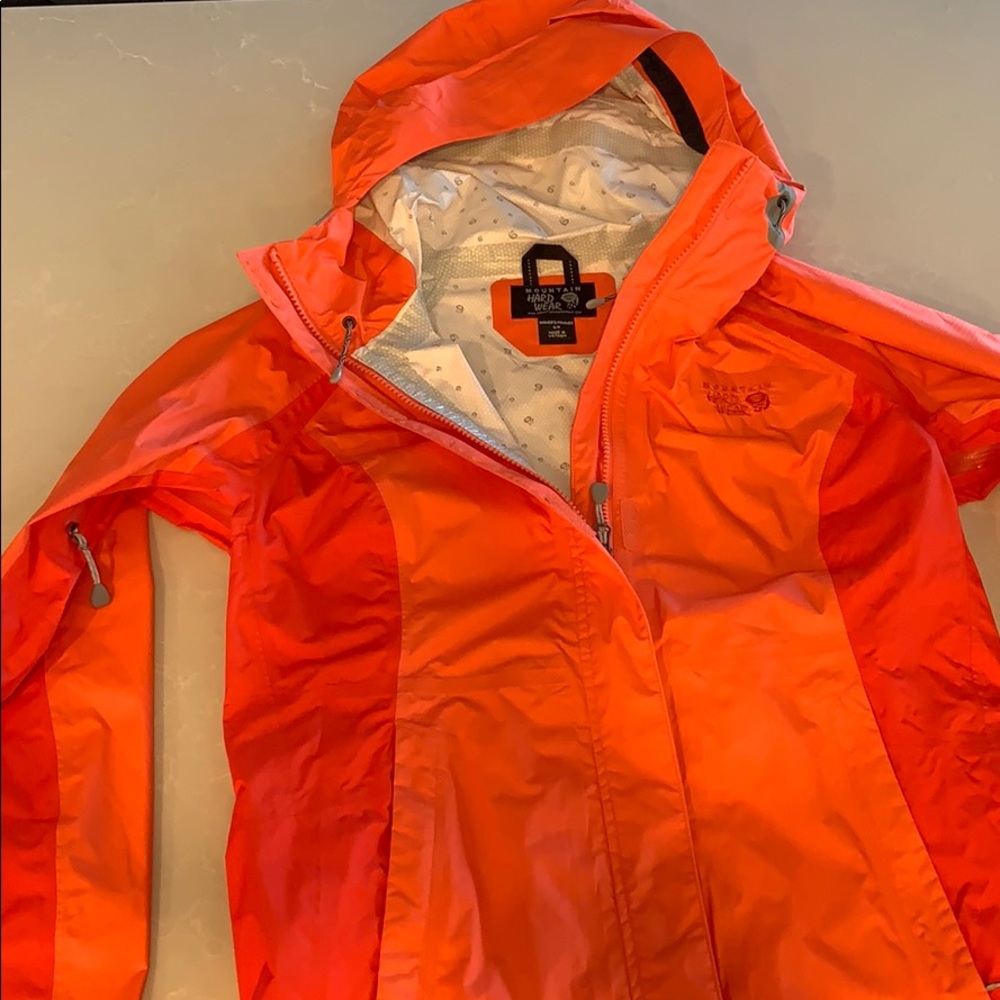 Mountain hardware DryQ rain jacket medium